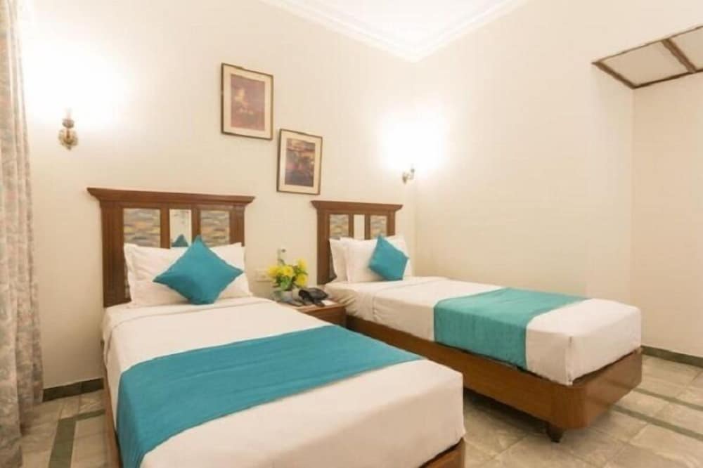 Hotel Sovereign Grand