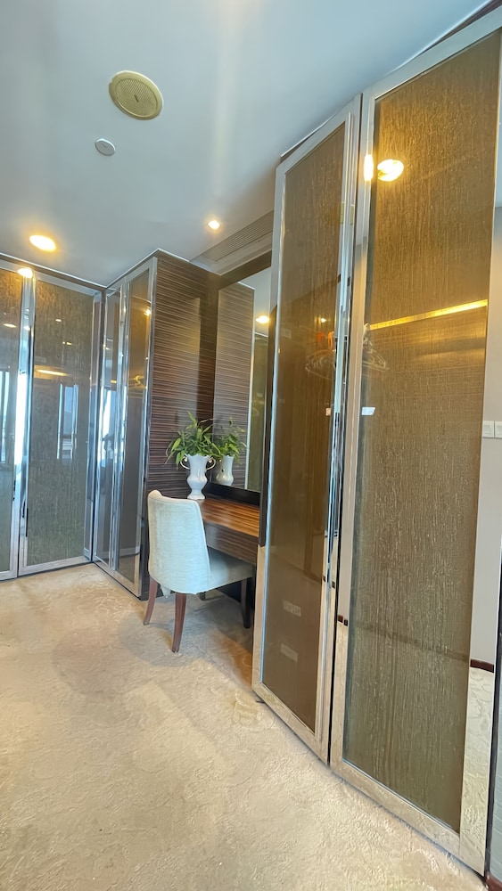 Xingyi International Hotel Poly Store
