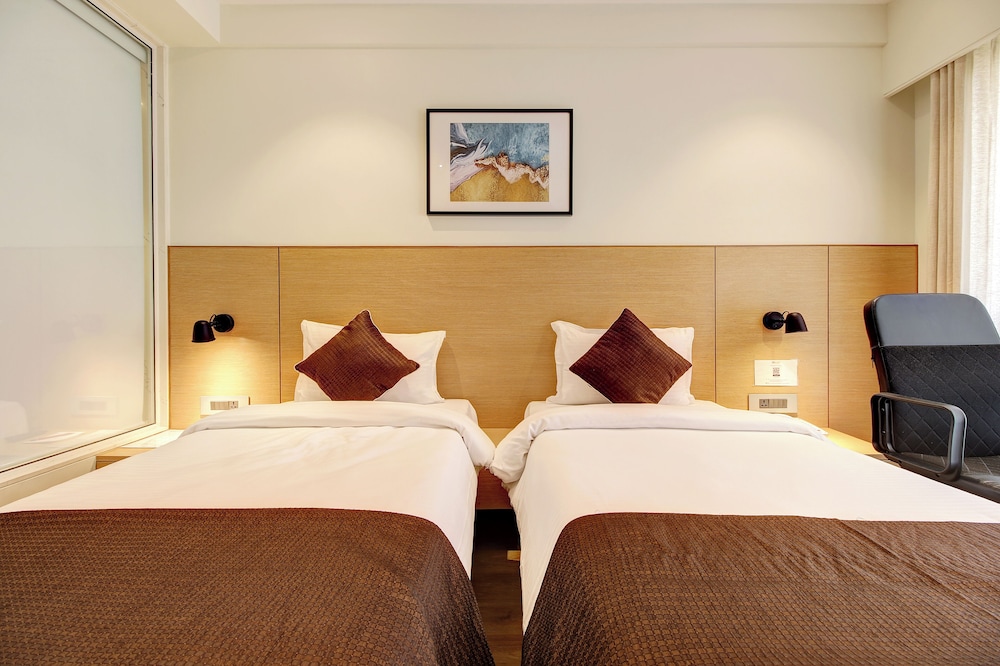 Hotel Mumbai House Ghansoli