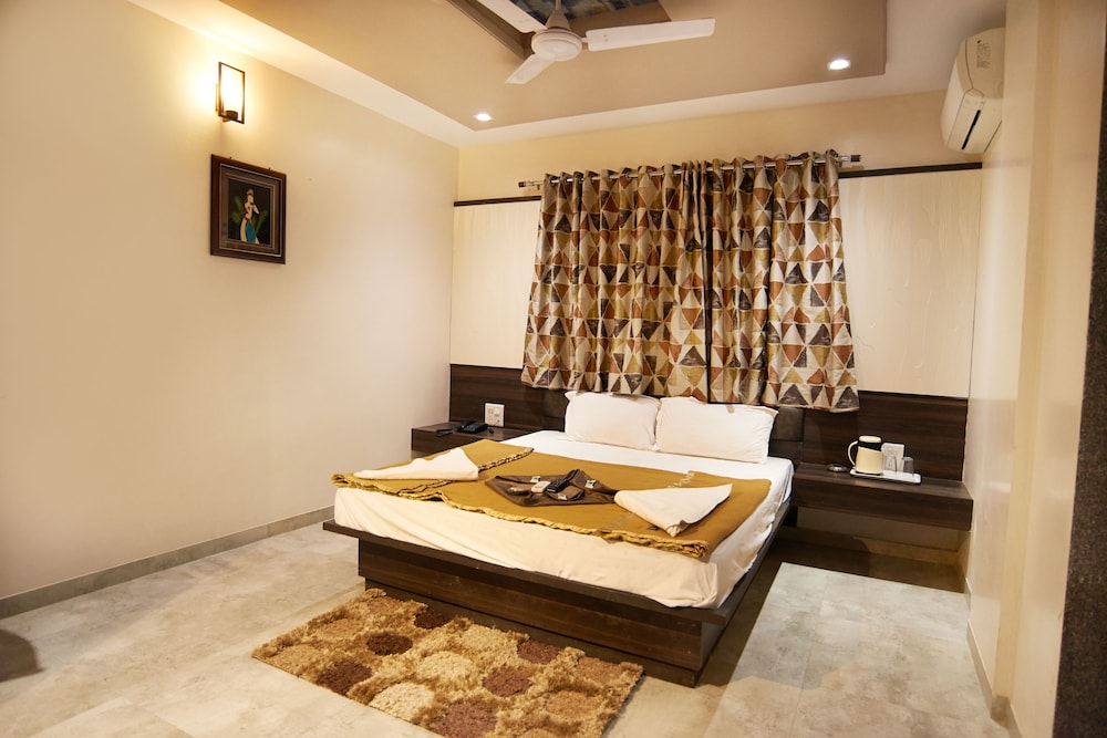 HOTEL SAI SURAJ PARK