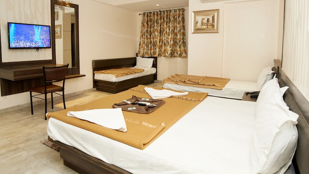 HOTEL SAI SURAJ PARK