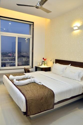 Sri Sri Executive Lodging & Hotel, Kolhapur