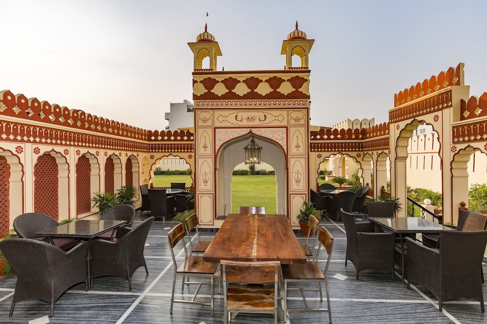 Umaid Haveli-A Heritage Style Hotel & Resort