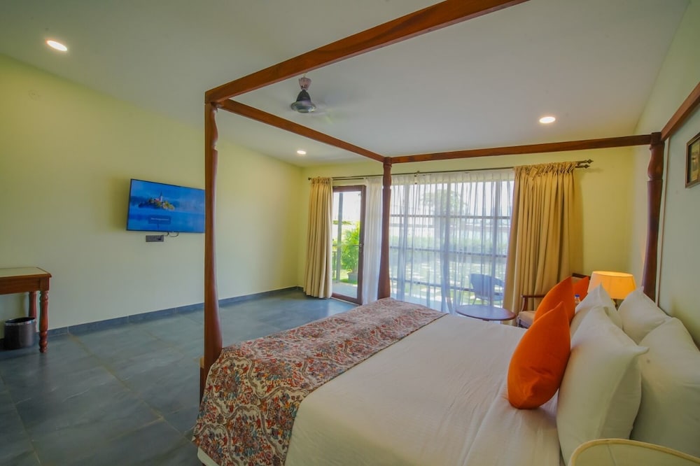 ARC Lakeside Resort, Shirwal (50 Km From Pune)