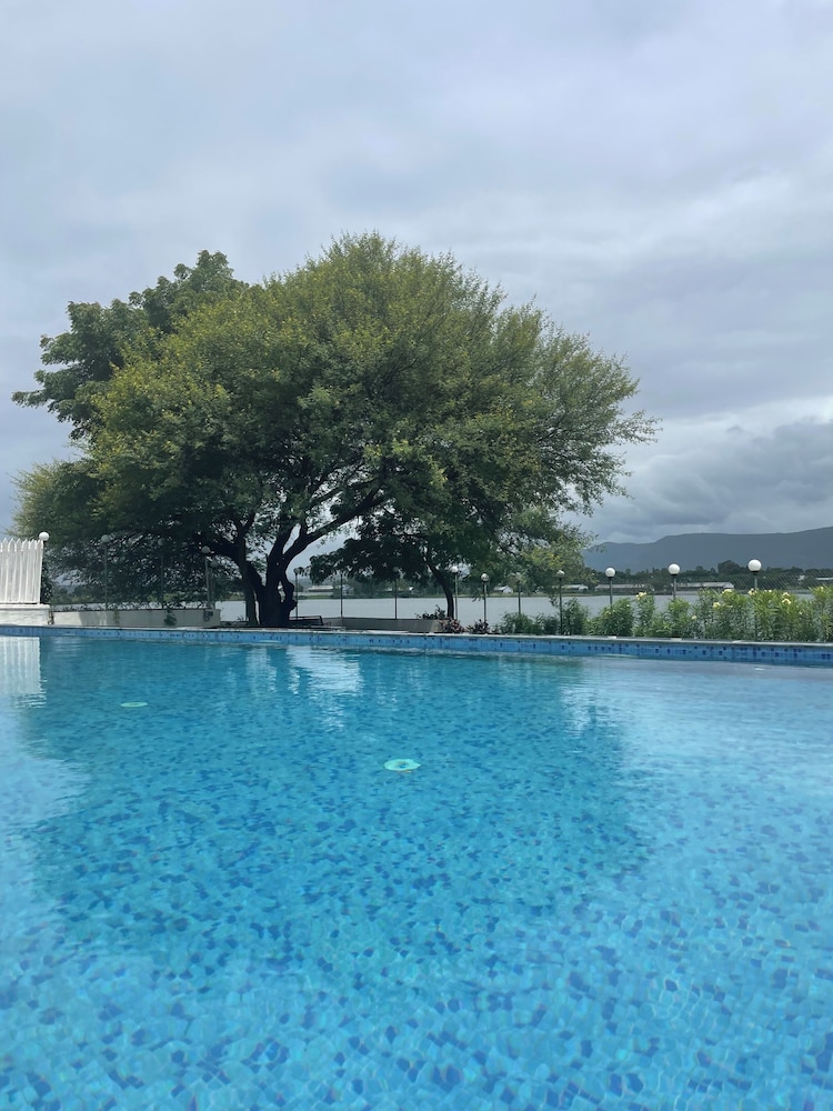 ARC Lakeside Resort, Shirwal (50 Km From Pune)
