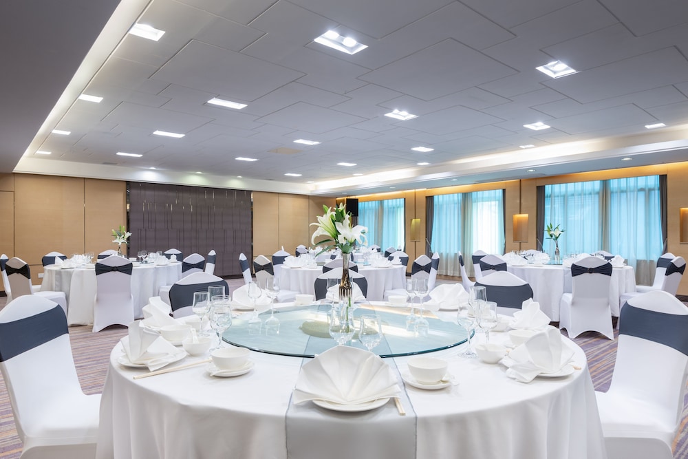 Holiday Inn Shenzhen Donghua Hotel By IHG