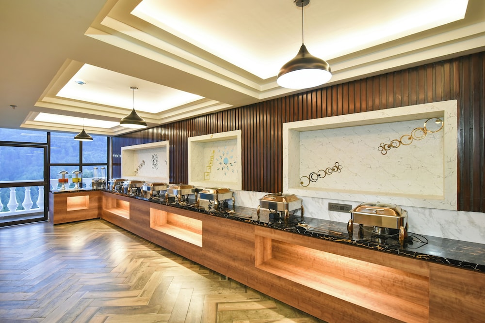 Claret inn by Lawrence Hotels