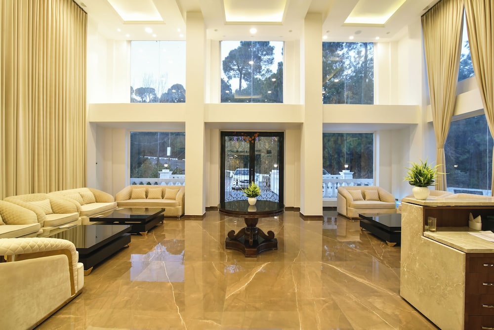 Claret inn by Lawrence Hotels