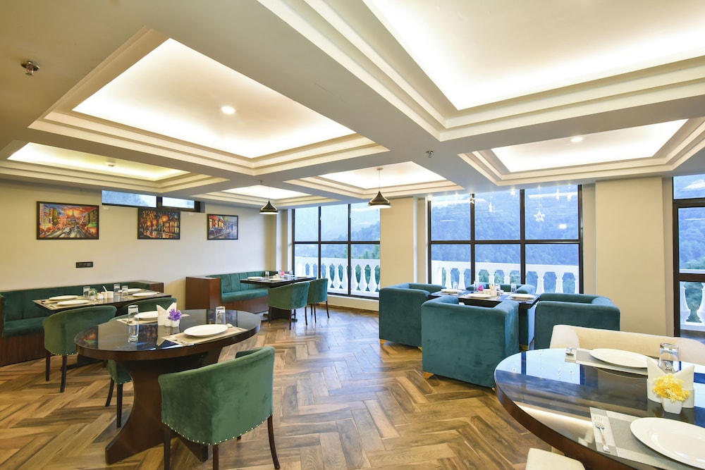 Claret inn by Lawrence Hotels