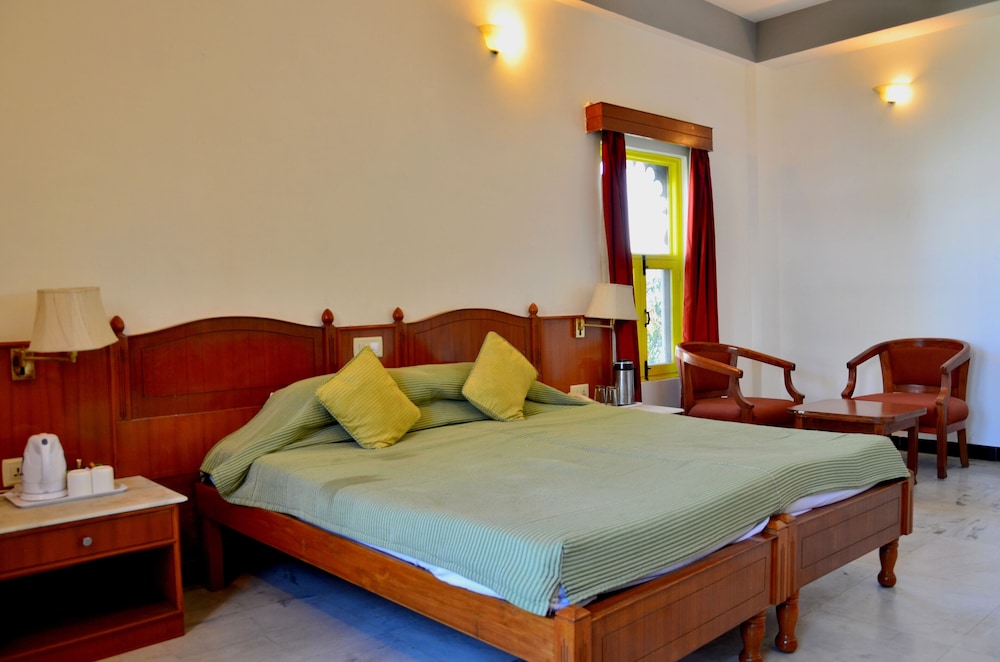 Sarovar - Lake Facing Boutique Hotel On Lake Pichola