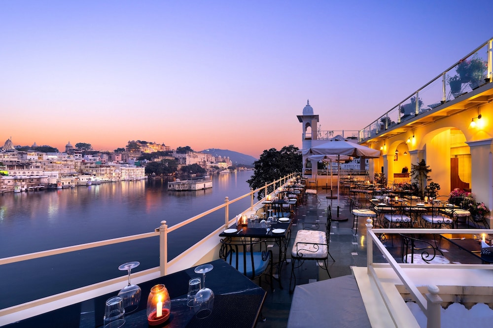 Sarovar - Lake Facing Boutique Hotel On Lake Pichola