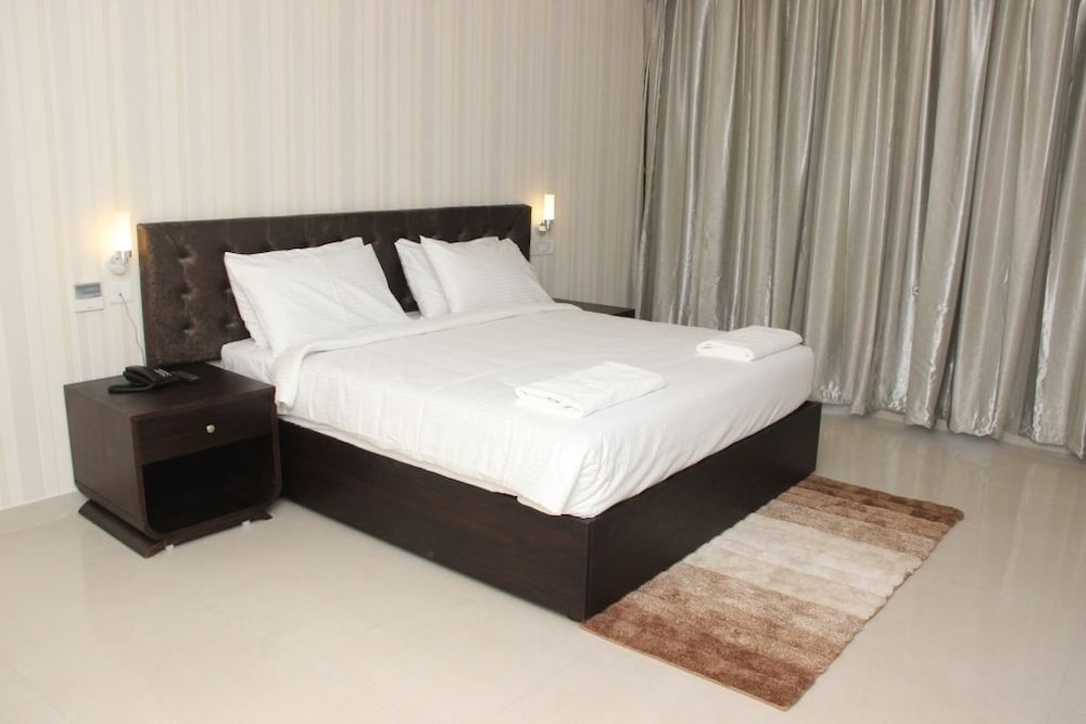 Saaral Resort Courtallam