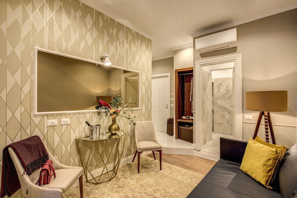 Charme Spagna Boutique Hotel