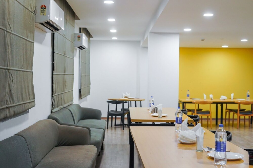 Saltstayz Select- Medicity (Near Medanta Hospital)