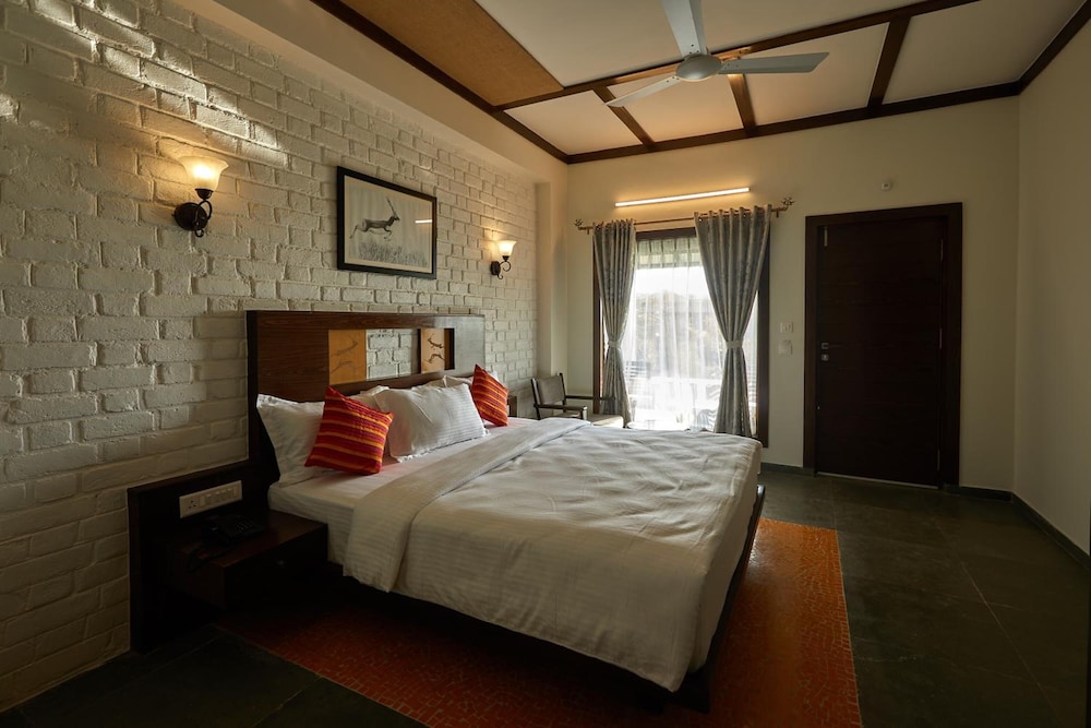 Blackbuck Safari Lodge Velavadar