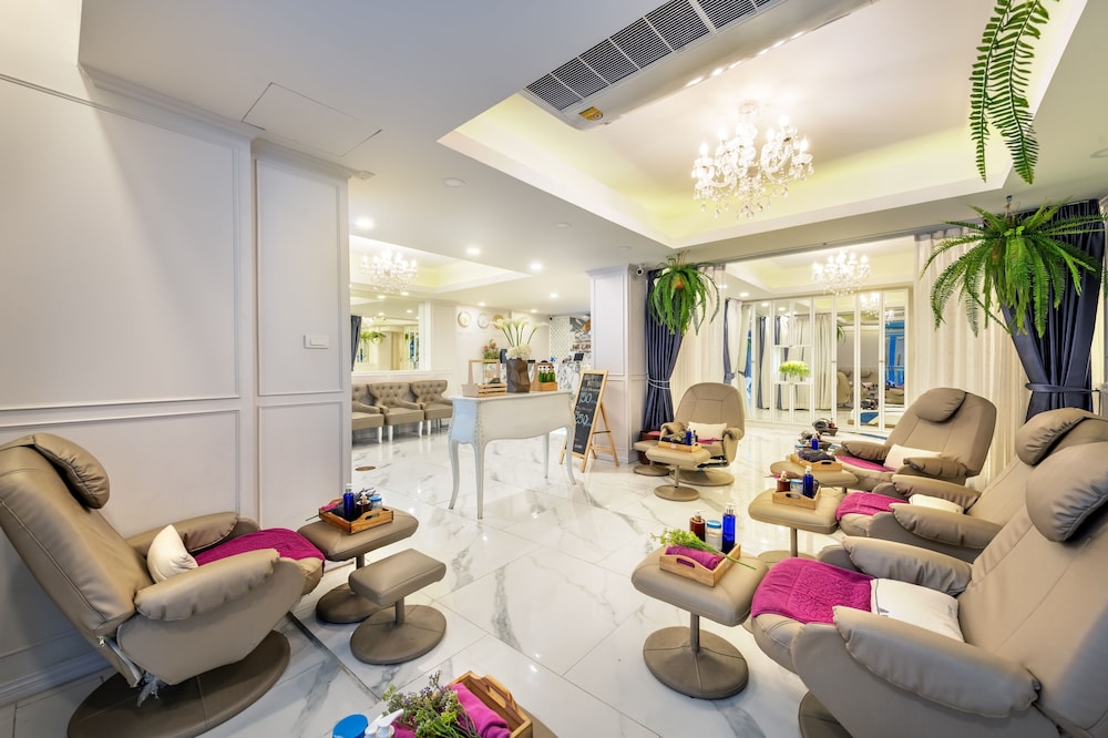 De Lavender Bangkok Hotel