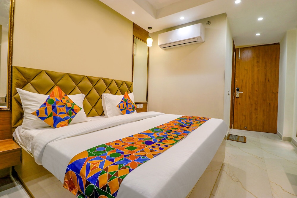  FabHotel Pitampura
