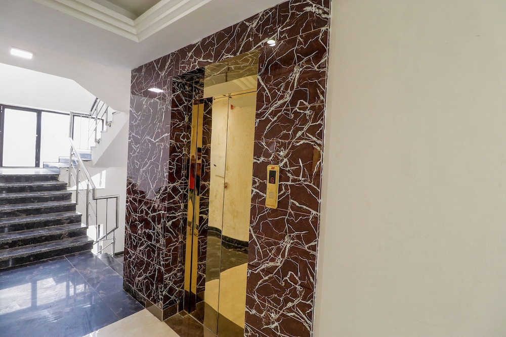  FabHotel Pitampura