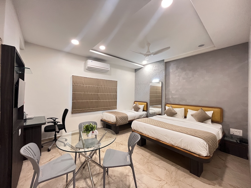 HOTEL AJINKYA PALACE