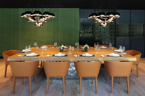 Paragraph Freedom Square, a Luxury Collection Hotel, Tbilisi