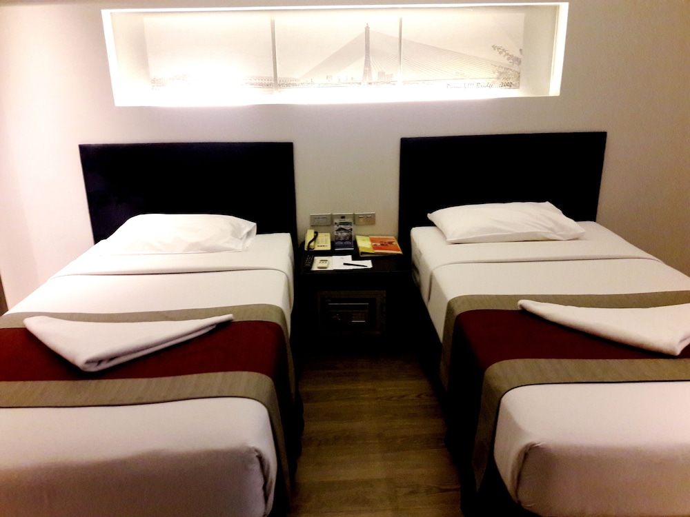 Nouvo City Hotel