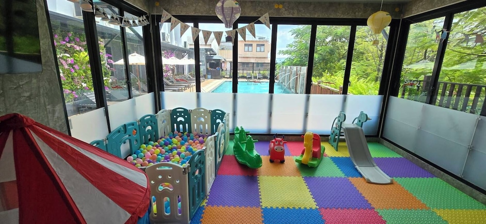 Nouvo City Hotel