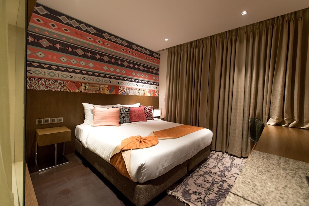 Hotel Gallery 67