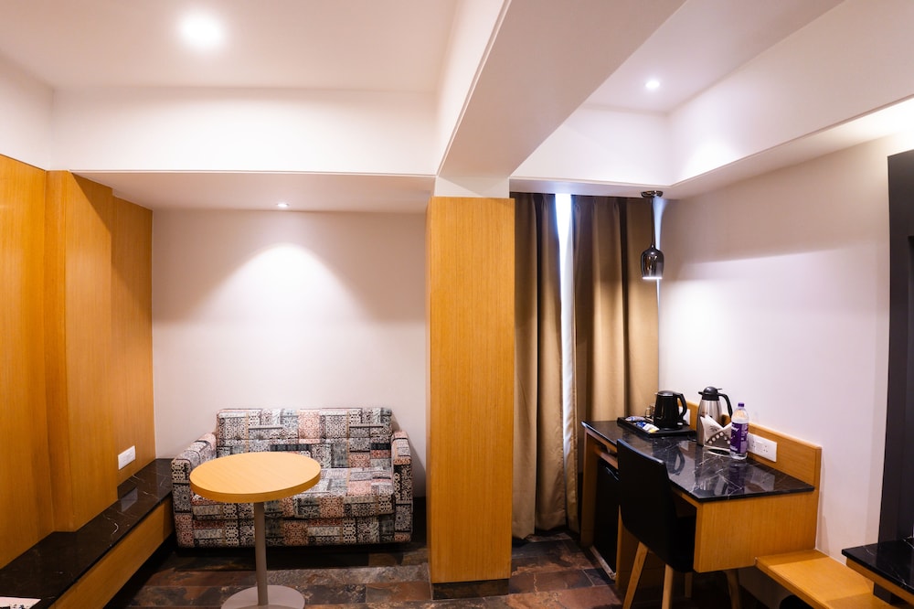 Jains Hotel Rajhans