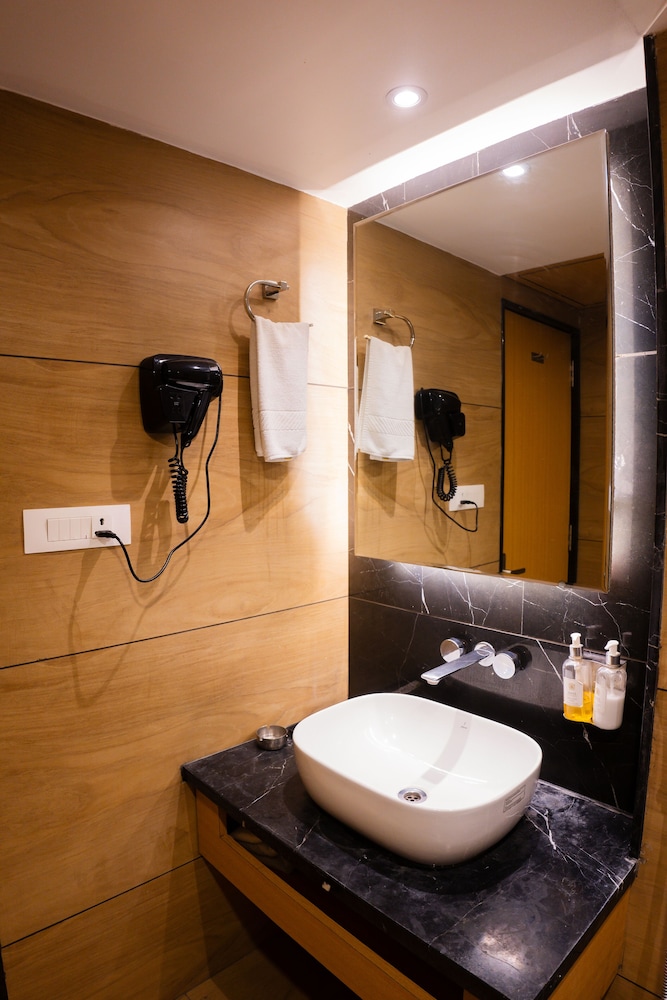 Jains Hotel Rajhans