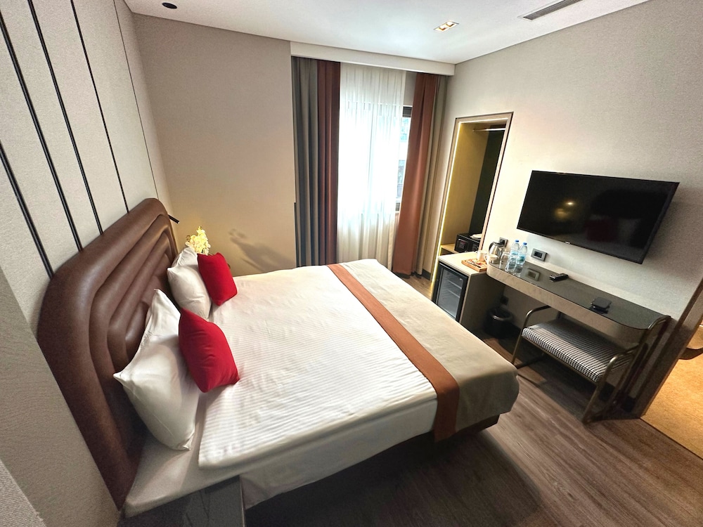 Edition Old City Hotel