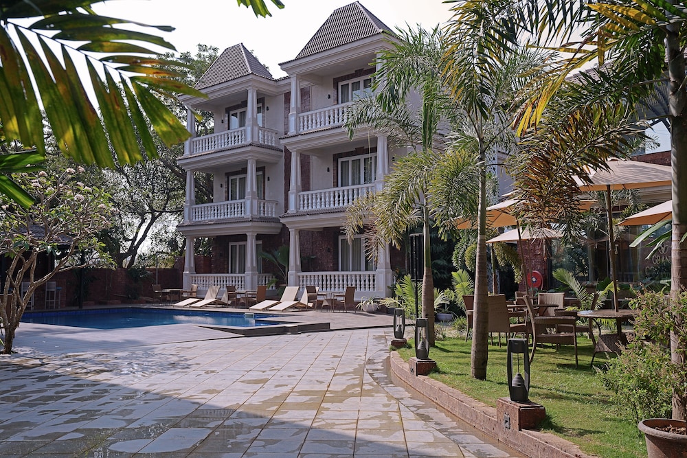 Grand Continent Anjuna Goa A Sarovar Portico
