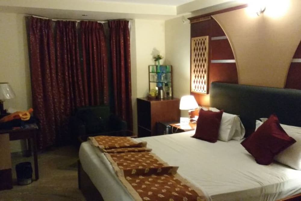 Hotel Raj