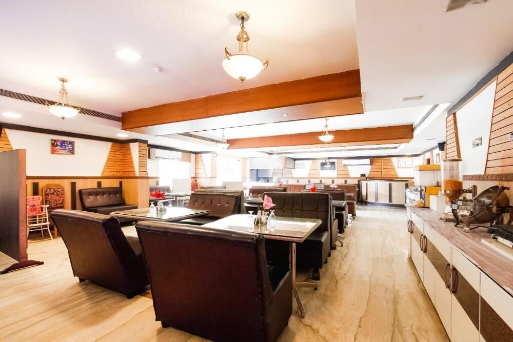 Hotel Raj