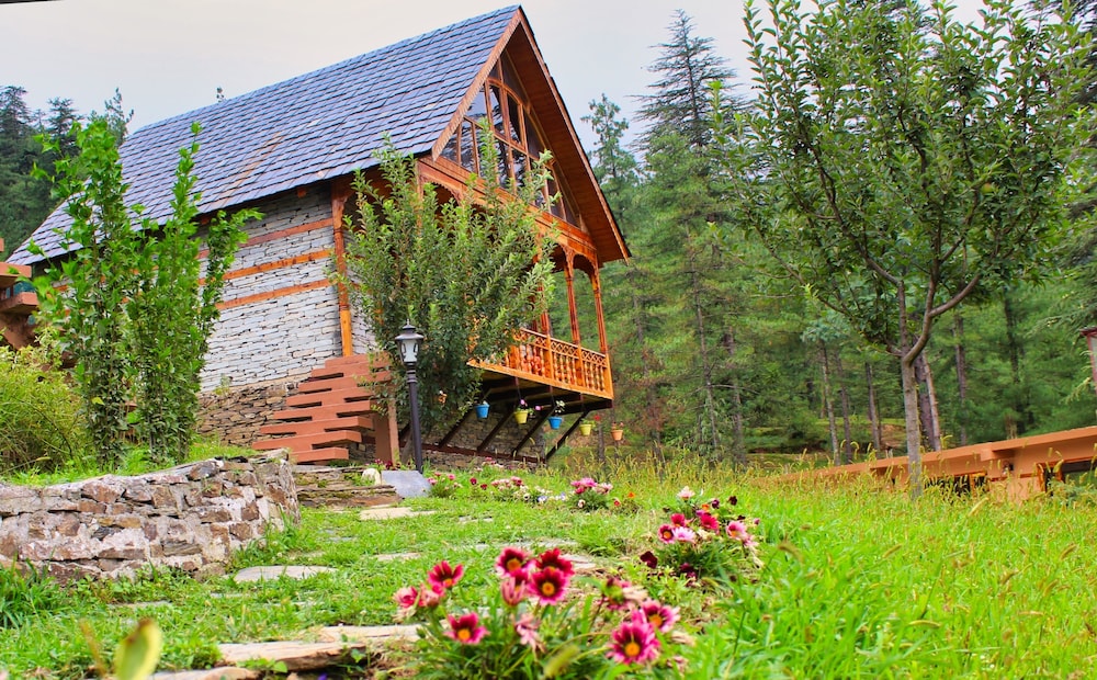 WoodVista Cottages | Secluded Mountain Stay