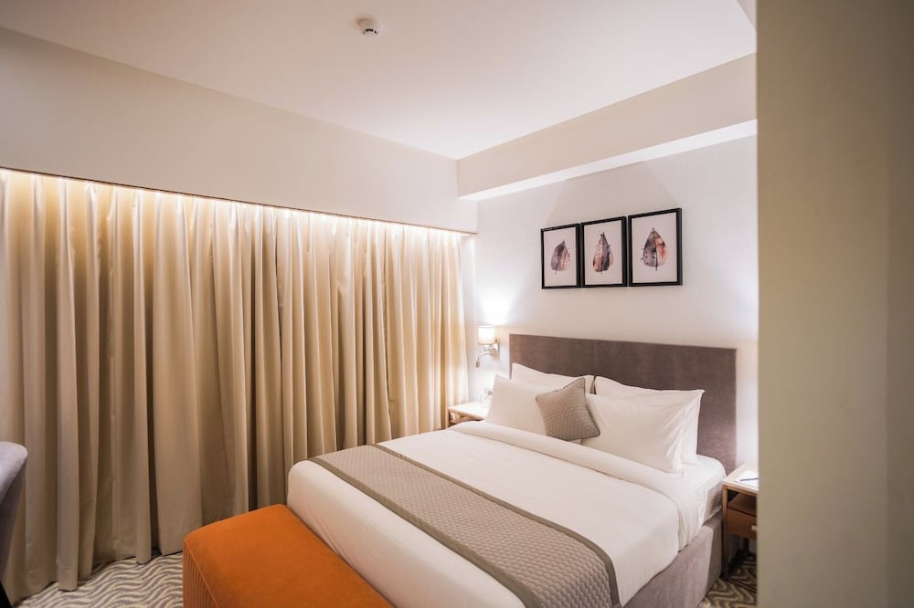 Hotel Golden Aura