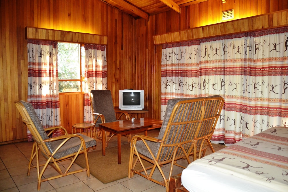 Log Cabin & Settlers Village