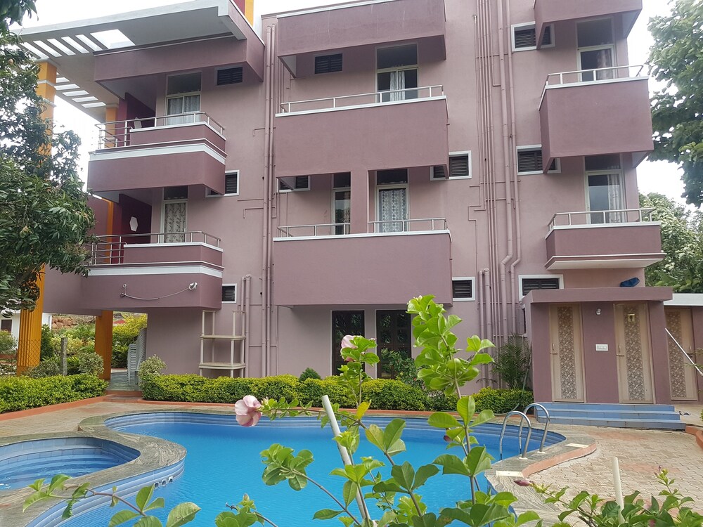 DOLPHIN RESORT