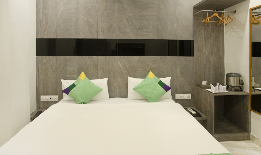 Treebo Urban, 1 Km From Railway Station