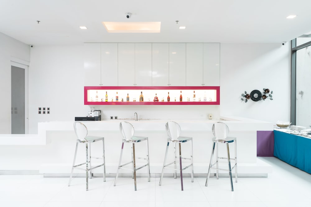 Seven Zea Chic Hotel