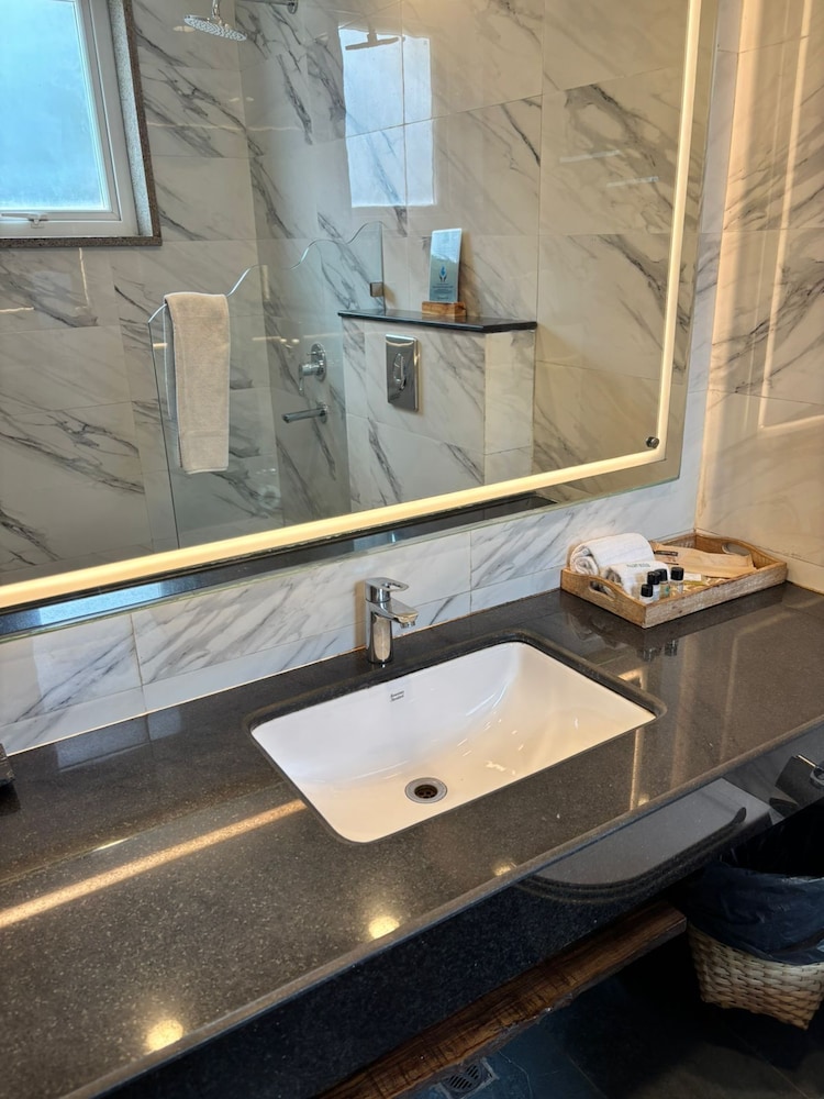Ataraxia Crestmont Resorts & Spa