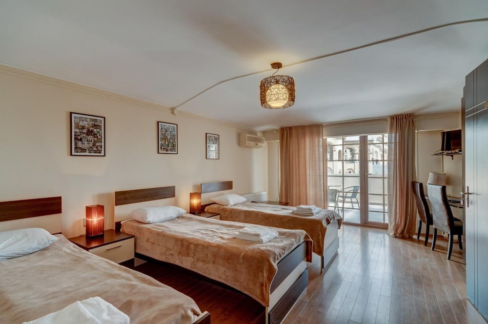 Liva Hotel