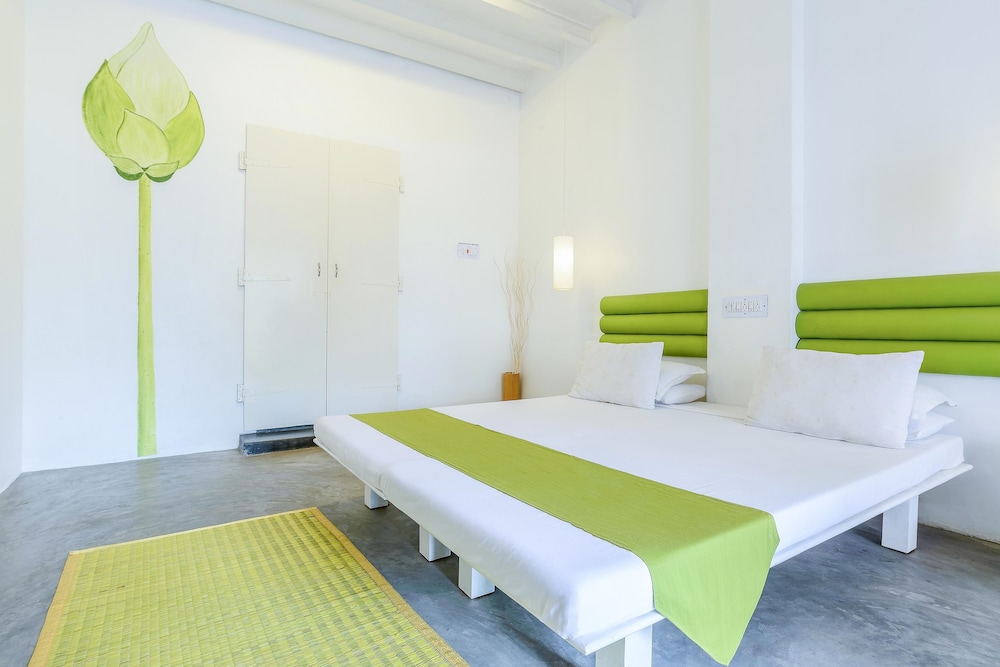 Itsy Hotels Red Lotus Heritage, Promenade Beach