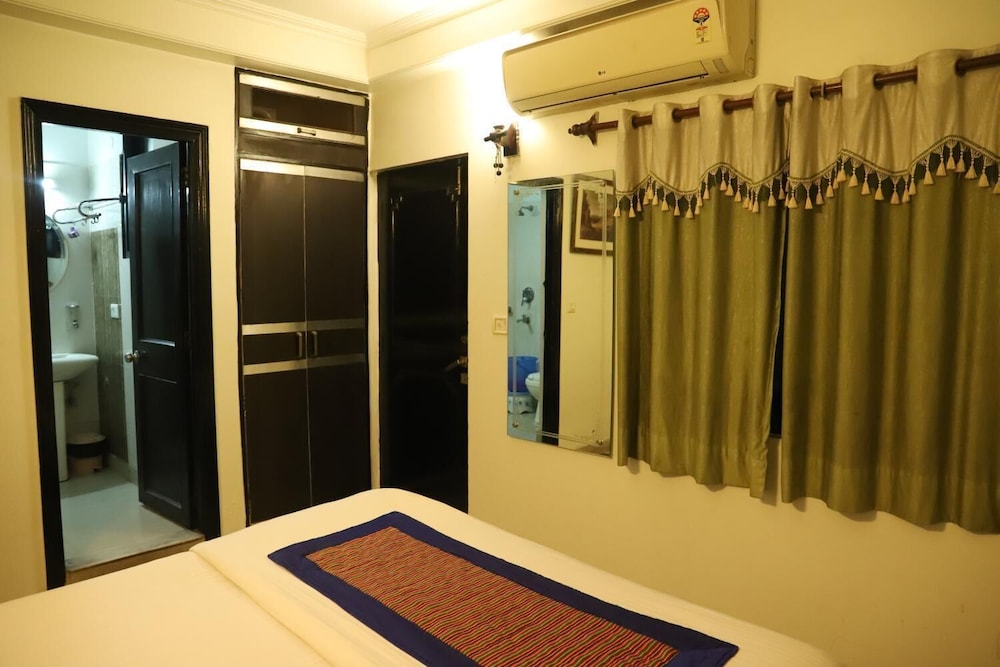 Airport Hotel Golden Jindal