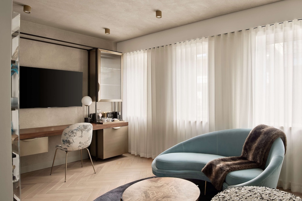 Canopy by Hilton London City