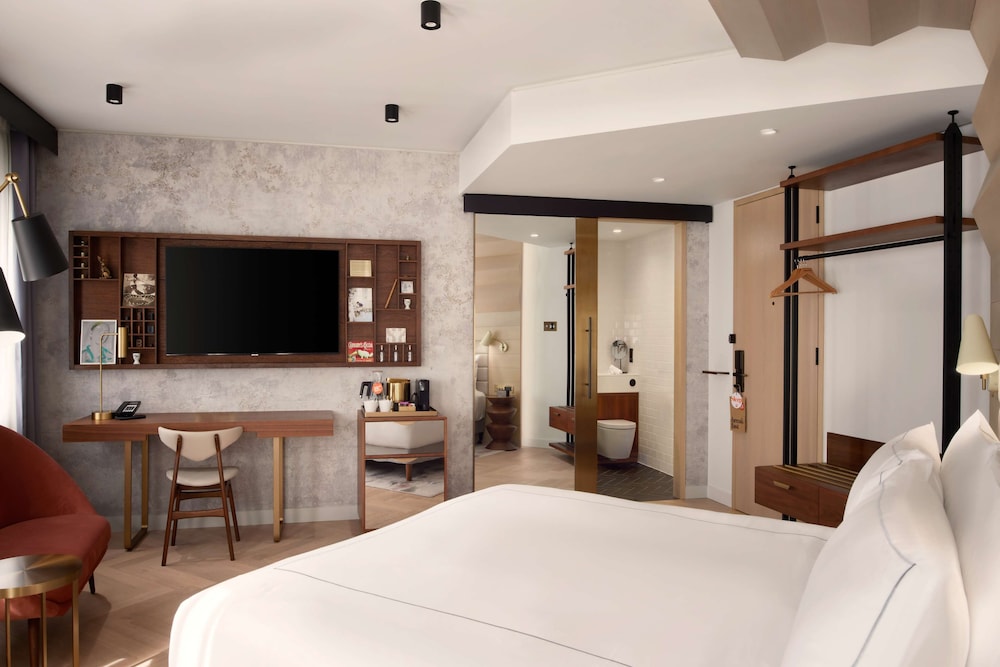 Canopy by Hilton London City