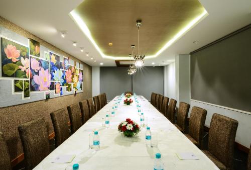 Taj Mahal Jubilee Hills