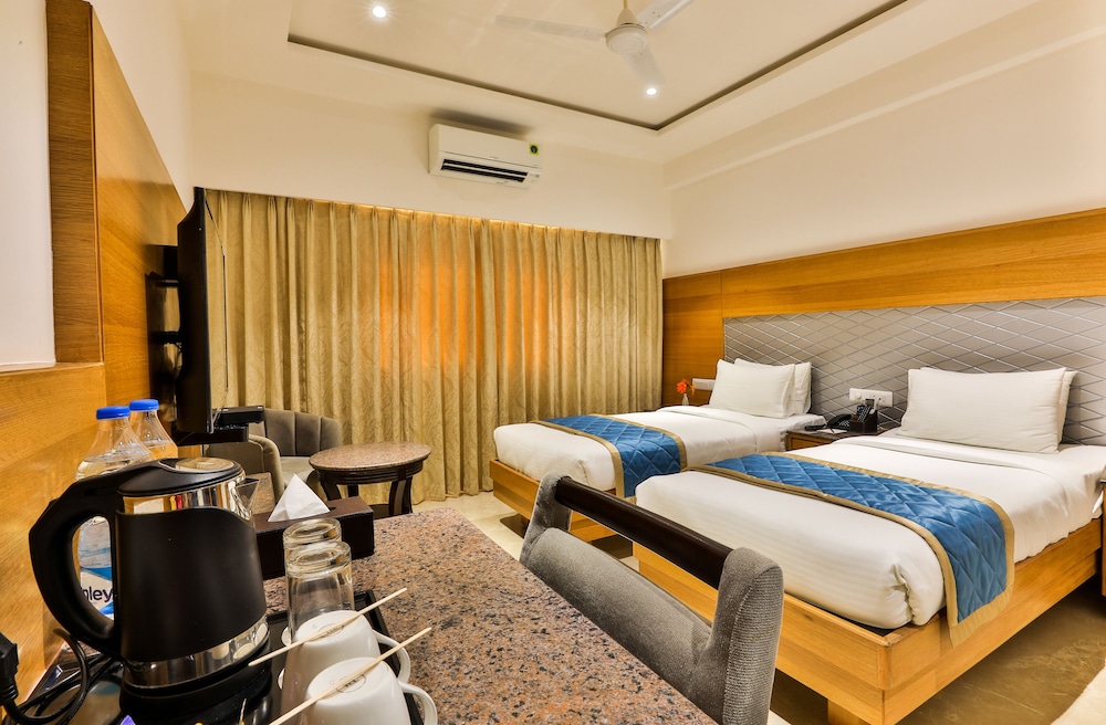 VBR Grand Inn Hotel