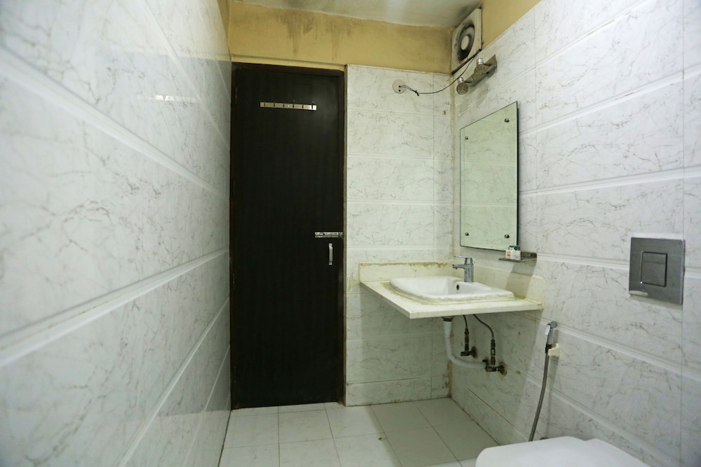 Hotel Rossette - Near New Delhi Railway Station