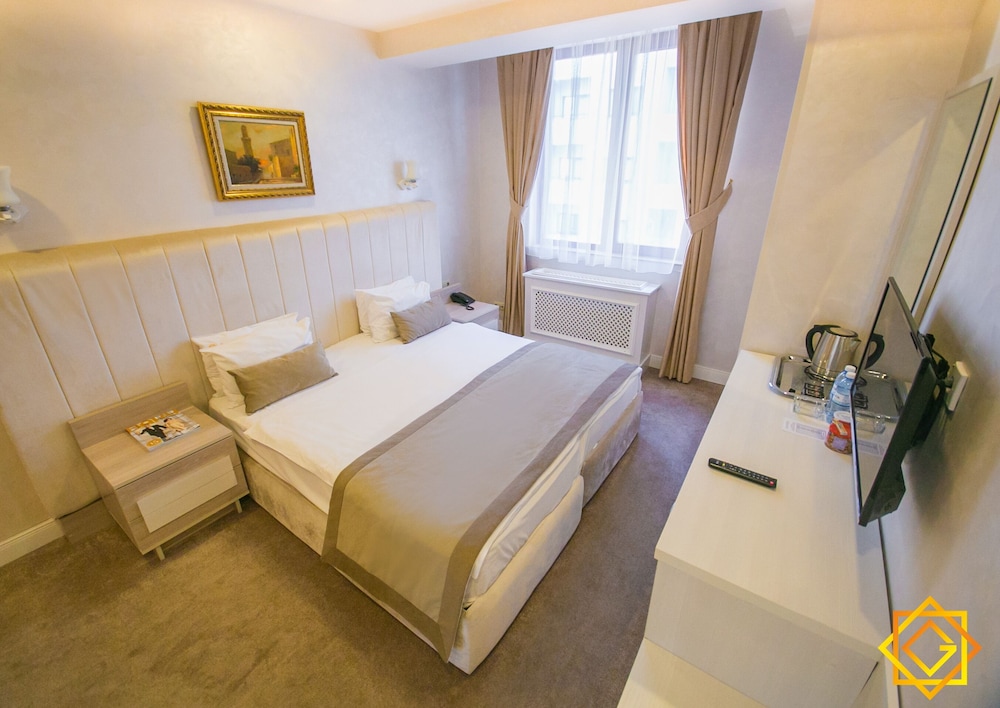 Ganjali Plaza Hotel