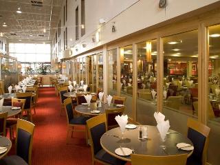 Premier Inn London Heathrow Airport T2 & T3 - Bath Road